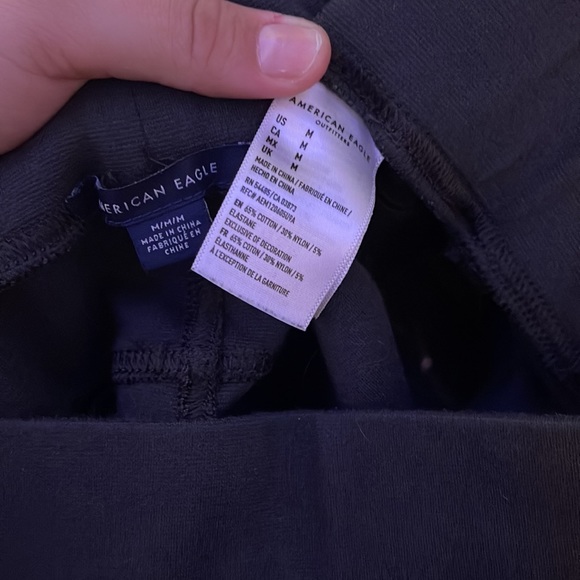 American Eagle leggings Size M great fit just don’t wear them? - Picture 3 of 3
